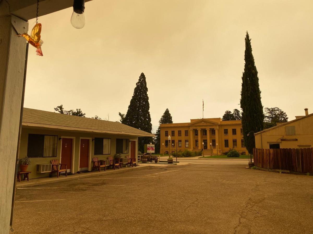 Independence Courthouse Motel מראה חיצוני תמונה
